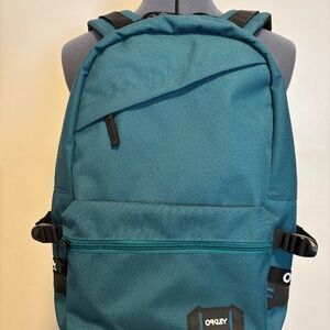 Oakley Crestible Street Organizer Backpack